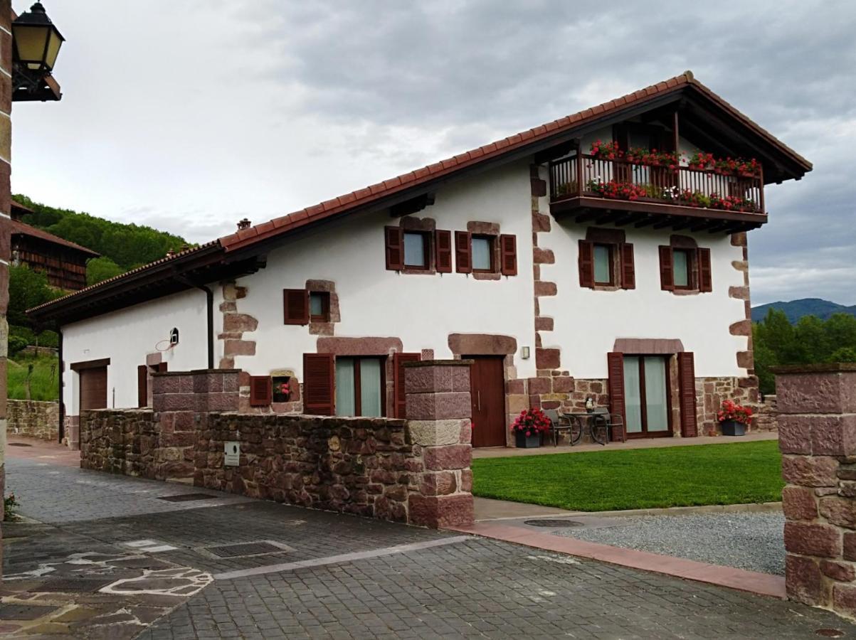 Pedroenea Apartamento Elizondo Εξωτερικό φωτογραφία